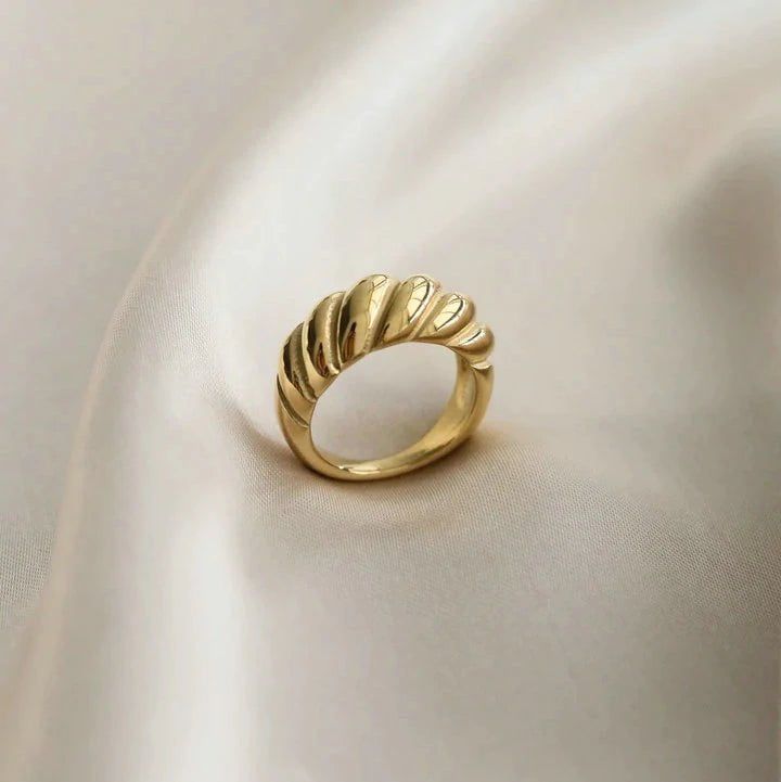 Croissant Ring
