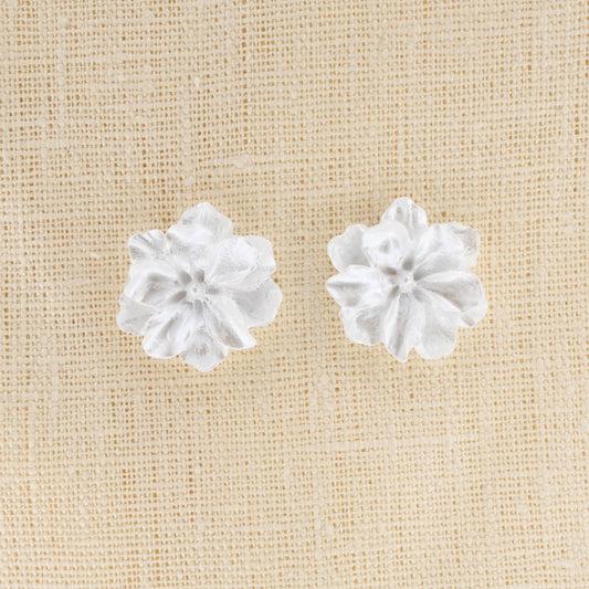 White Camellia Flower Ohrringe